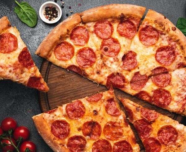 طريقة عمل بيتزا البيبروني